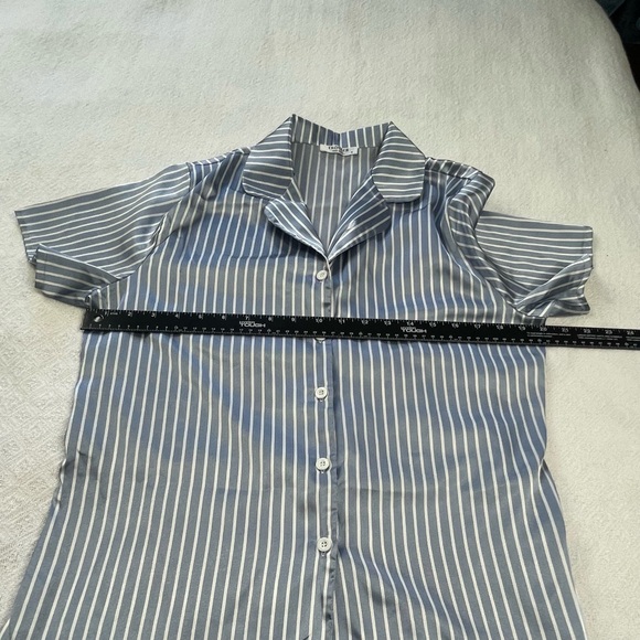 Striped‎ Gray and White Women's Pajama Set ~ Sz Medium - Picture 4 of 11